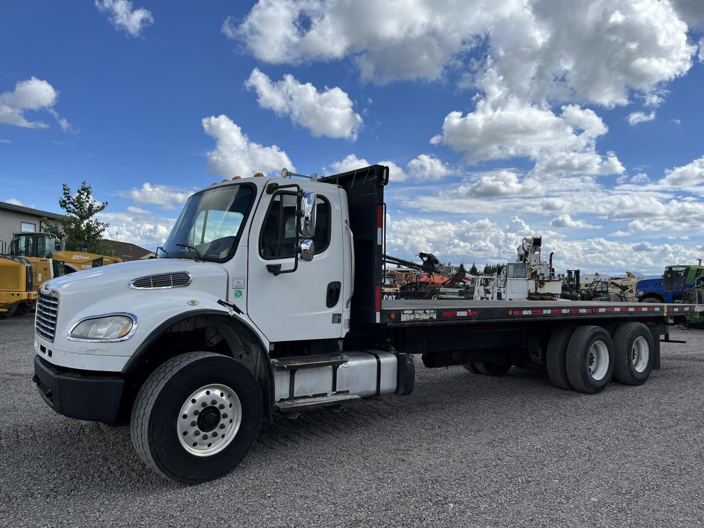 FREIGHTLINER M2106